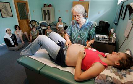 080219-childbirthguru-hmed-1p.hmedium.jpg
