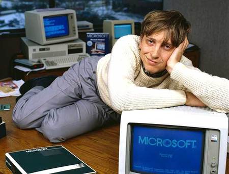 Gates_OnDesk-6182.jpg