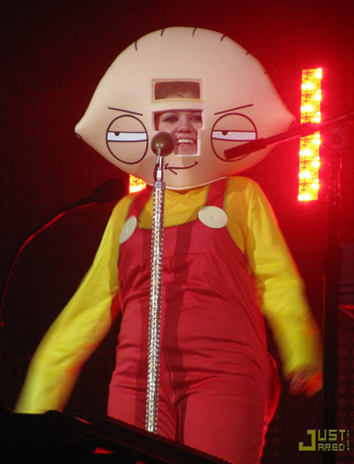 Kelly-Clarkson-Stewie.jpg