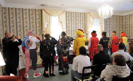 clown-funeral10.jpg