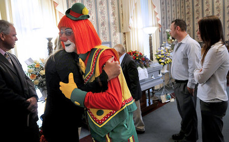 clown-funeral3.jpg