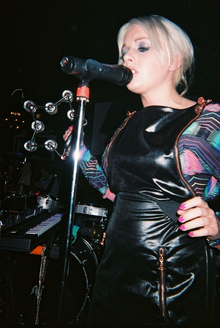 little%20boots%20performing1.jpg