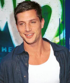 simon-rex-portrait02.jpg
