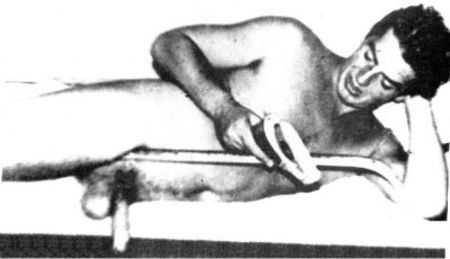 victor-mature-nude.jpeg