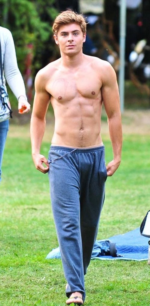 zac-efron-bulge.jpg