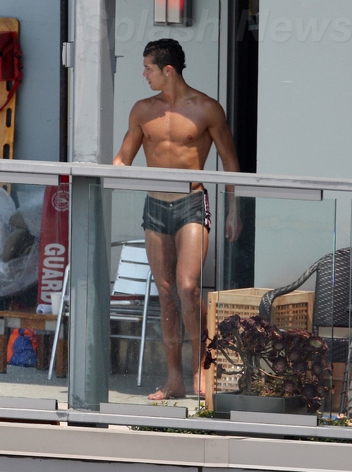 cristiano-ronaldo-tiny-speedo-hotel.jpg