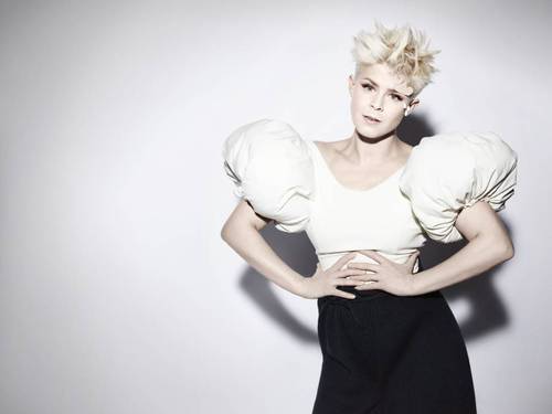 robyn-falltour.jpg