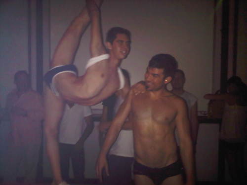 splash-contortionist-gogo-boy-01.jpg