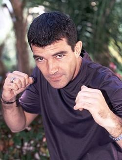 antonio-banderas-portrait.jpg