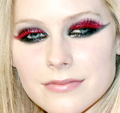 avril-lavigne-pink-dress02.jpg