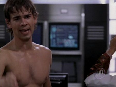 christopher-gorham-shirtless-06.jpg