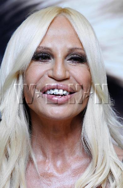 donatella-fragrance03.jpg