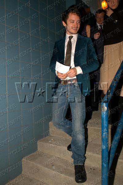 elijah-wood-beard02.jpg