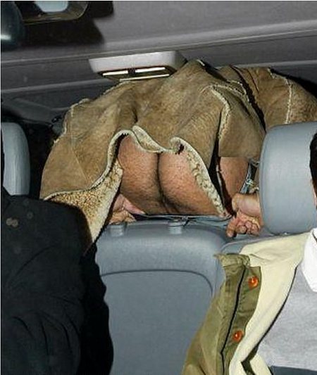 enrique-iglesias-naked.jpg