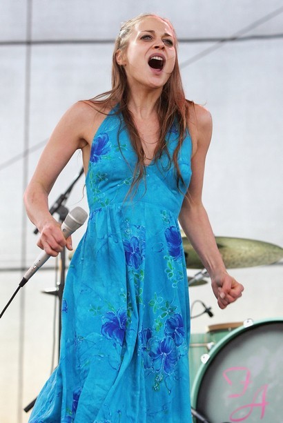 fiona-apple-scary03.jpg