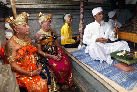 gay-hindu-wedding-04.jpg