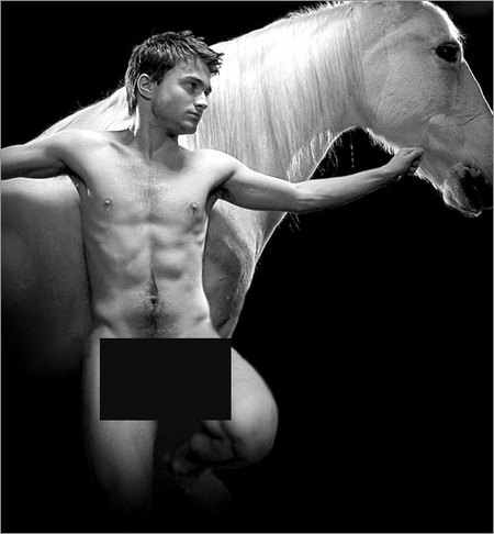 harrynude1.jpg