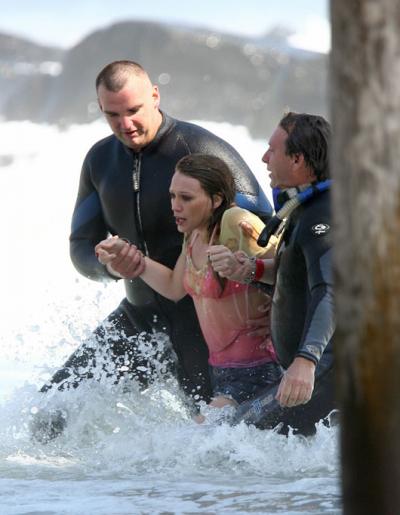 hilary-duff-drowns02.jpg