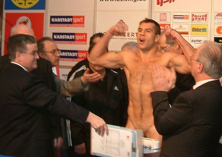 hugo-hernan-garay-nude-01.jpg
