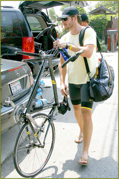 jake-gyllenhaal-bulge02.jpg