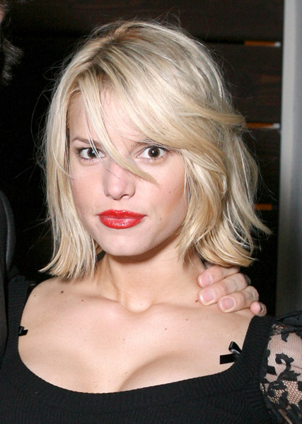 jessica-simpson-crazy-eye01.jpg