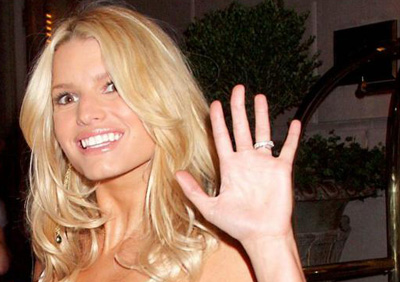 Jessica Simpson waving