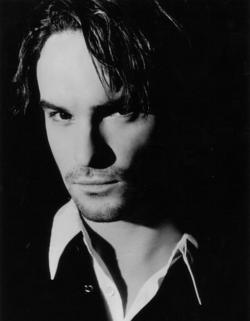 johnny-galecki-portrait.jpg