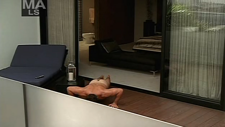 julian-mcmahon-nude-01.png