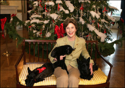 laura-bush-holidays-dogs.jpg