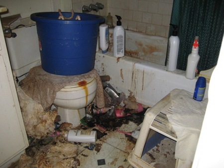 messy-apartment-02.jpg