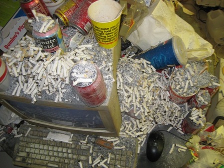 messy-apartment-03.jpg