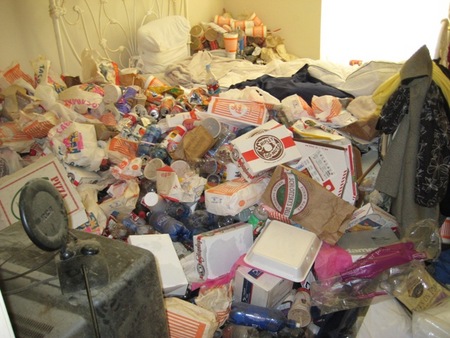messy-apartment-05.jpg