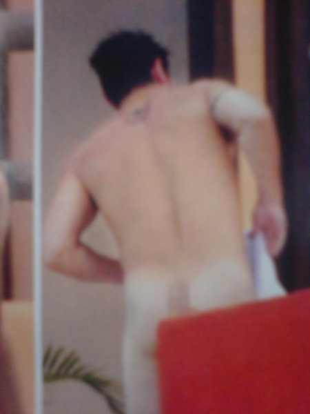 nick-lachey-butt.jpg
