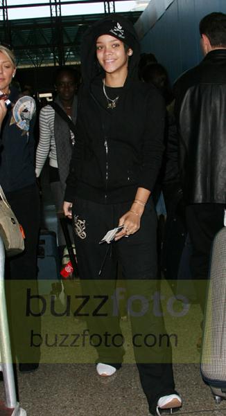 rihanna-no-makeup.jpg