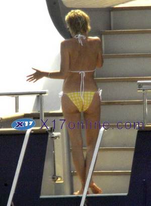 sharon-stone-bikini02.jpg