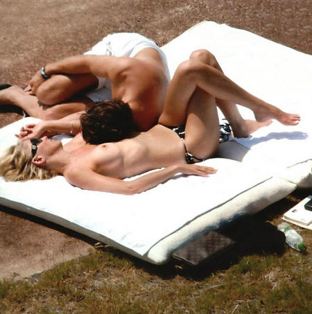 sharon-stone-naked02.jpg