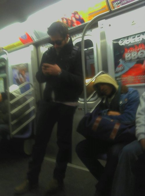 jake-gyllenhaal-q-subway-nyc.jpg