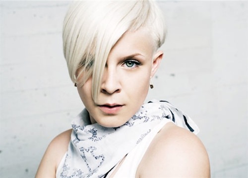 robyn-pr.jpg