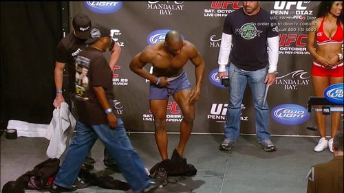 Clifford_Starks_UFC137WeighIn_07.jpg