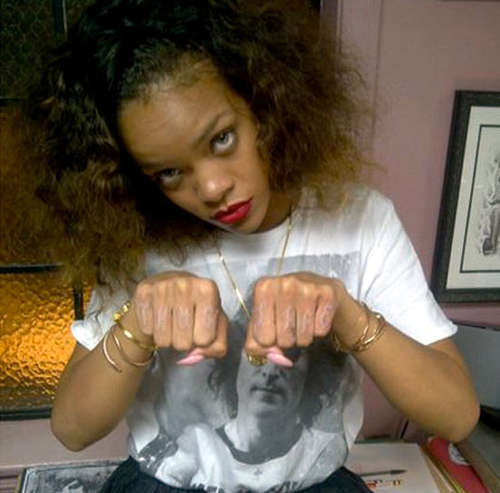 0125-rhianna-thuglife-1.jpg