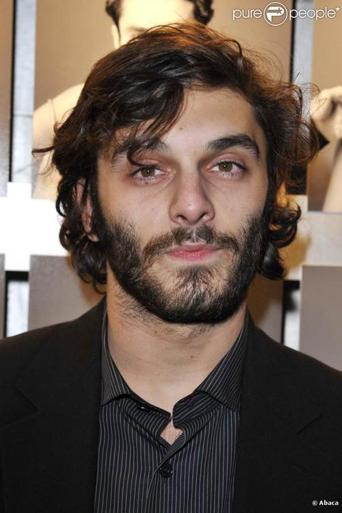 239966-pio-marmai-bientot-en-tournage-de-637x0-3.jpg