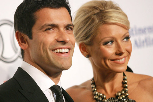 kelly-ripa-mark-consuelos.jpg