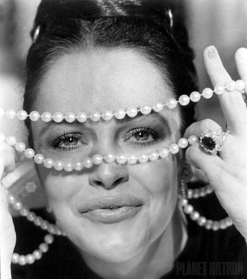 lindsay-lohan-liz-taylor-02.jpg