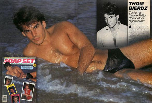 00_thombshirtless382436380_d3a392cc9a.jpg