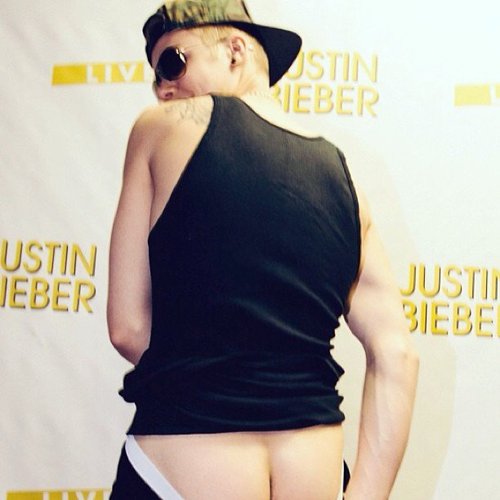 justin-bieber-nude-butt.jpg