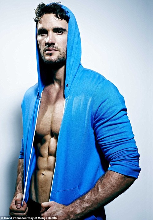 002_thom-evans-shirtless-mens-health-2.jpg