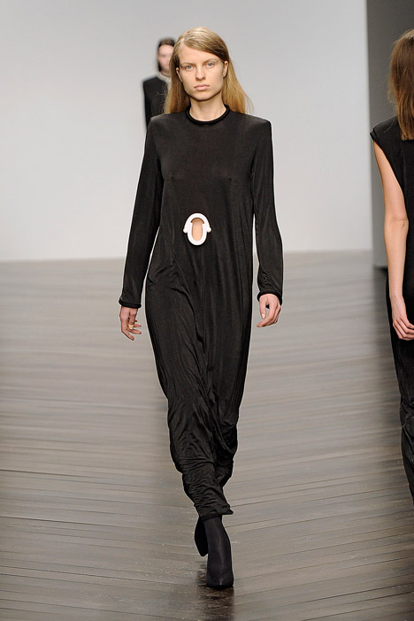 dezeen_Autumn-Winter-2013-collection-by-Eilish-Macintosh_7.jpg