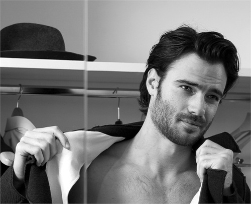 giulio-berruti-in-vanity-fair-italia-november-issue-03.jpg