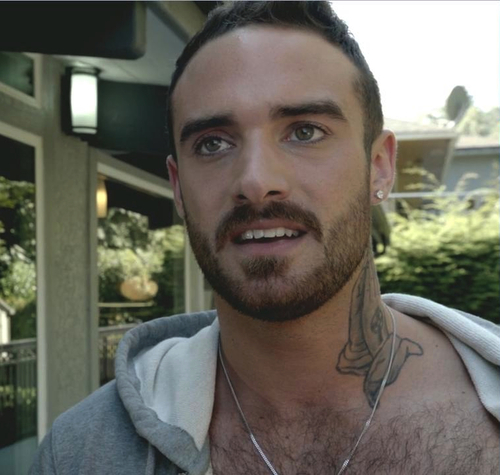 __joshua sasse shirtless 1.jpg