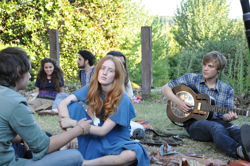 apres-mai-felix-armand-india-menuez-johnny-flynn.jpg